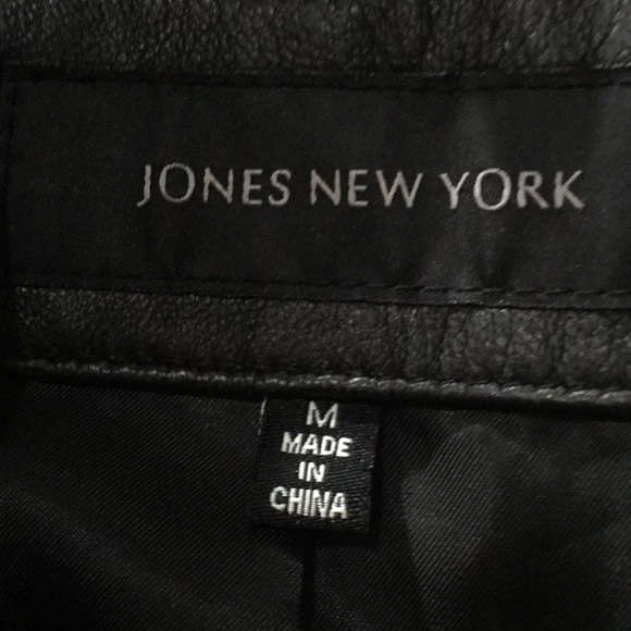 Women’s Jones New York leather jacket - Picture 2 of 3
